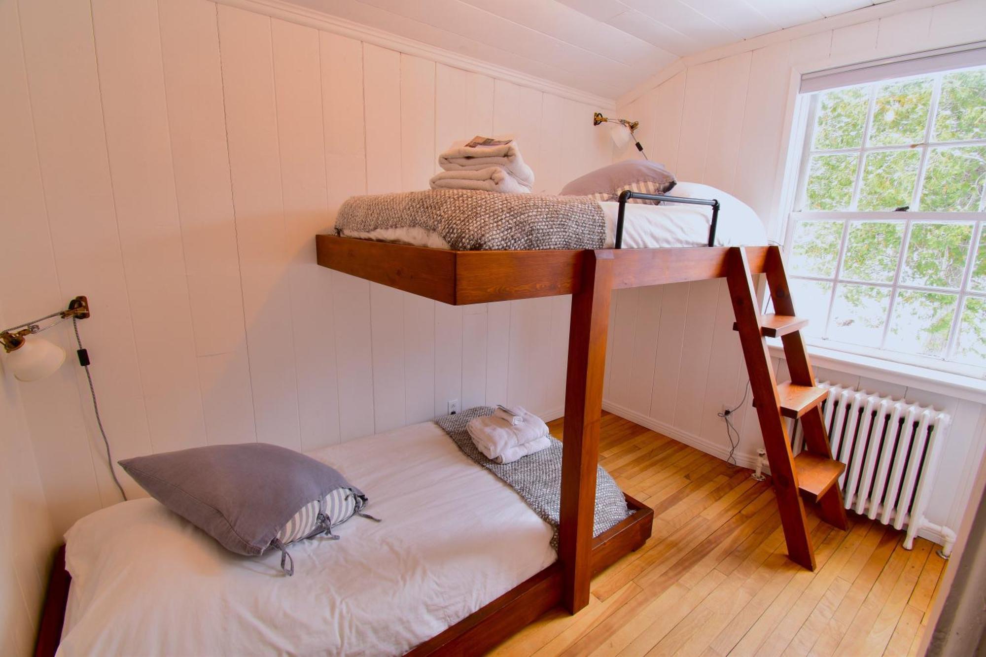 Le Partage Lodge: Destination Plein Air Et Sociale Val-Morin エクステリア 写真