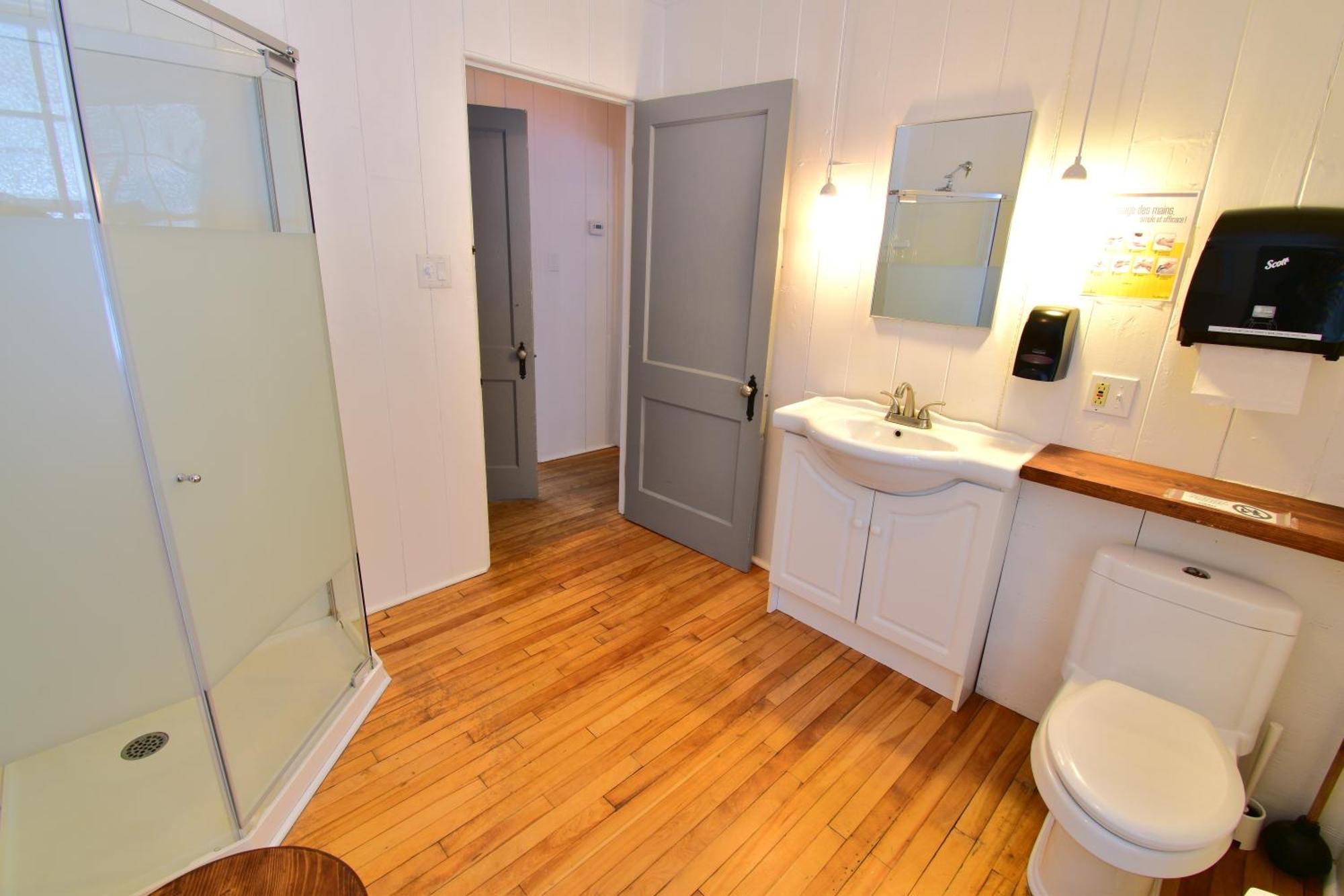 Le Partage Lodge: Destination Plein Air Et Sociale Val-Morin エクステリア 写真