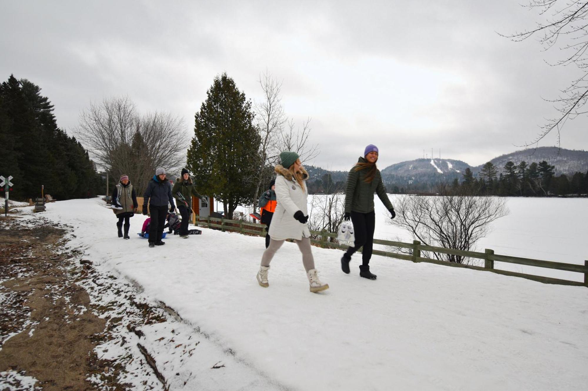Le Partage Lodge: Destination Plein Air Et Sociale Val-Morin エクステリア 写真